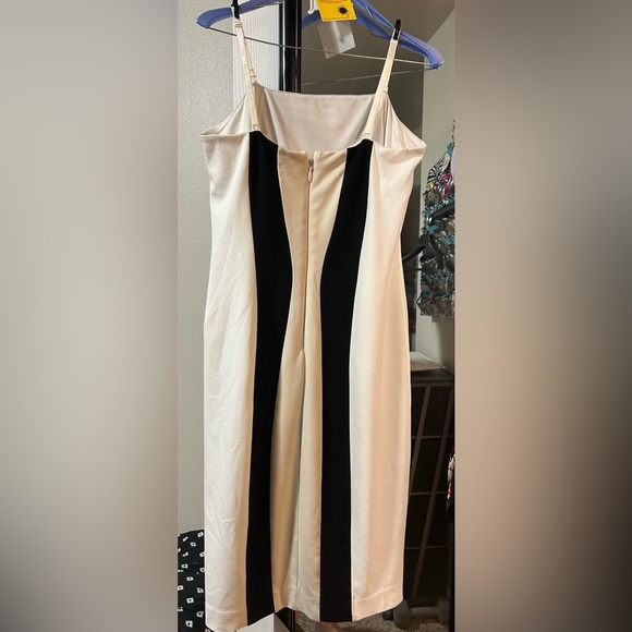 🔥Bebe fitted white, black&cream color block dress-size L - Picture 2 of 16